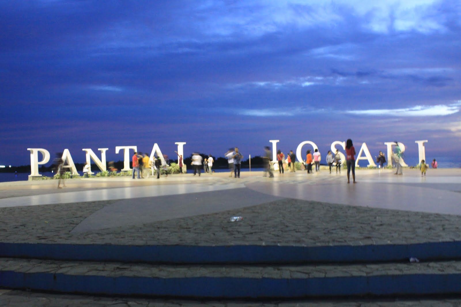 pantai-losari.jpg