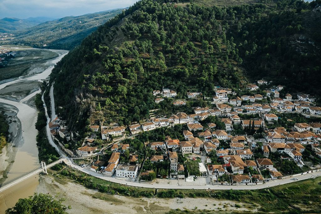 -crystal-clear-water-at-Himar%C3%AB-a-small-beach-side-town-on-the-incomparable-Albanian-Riviera.jpg