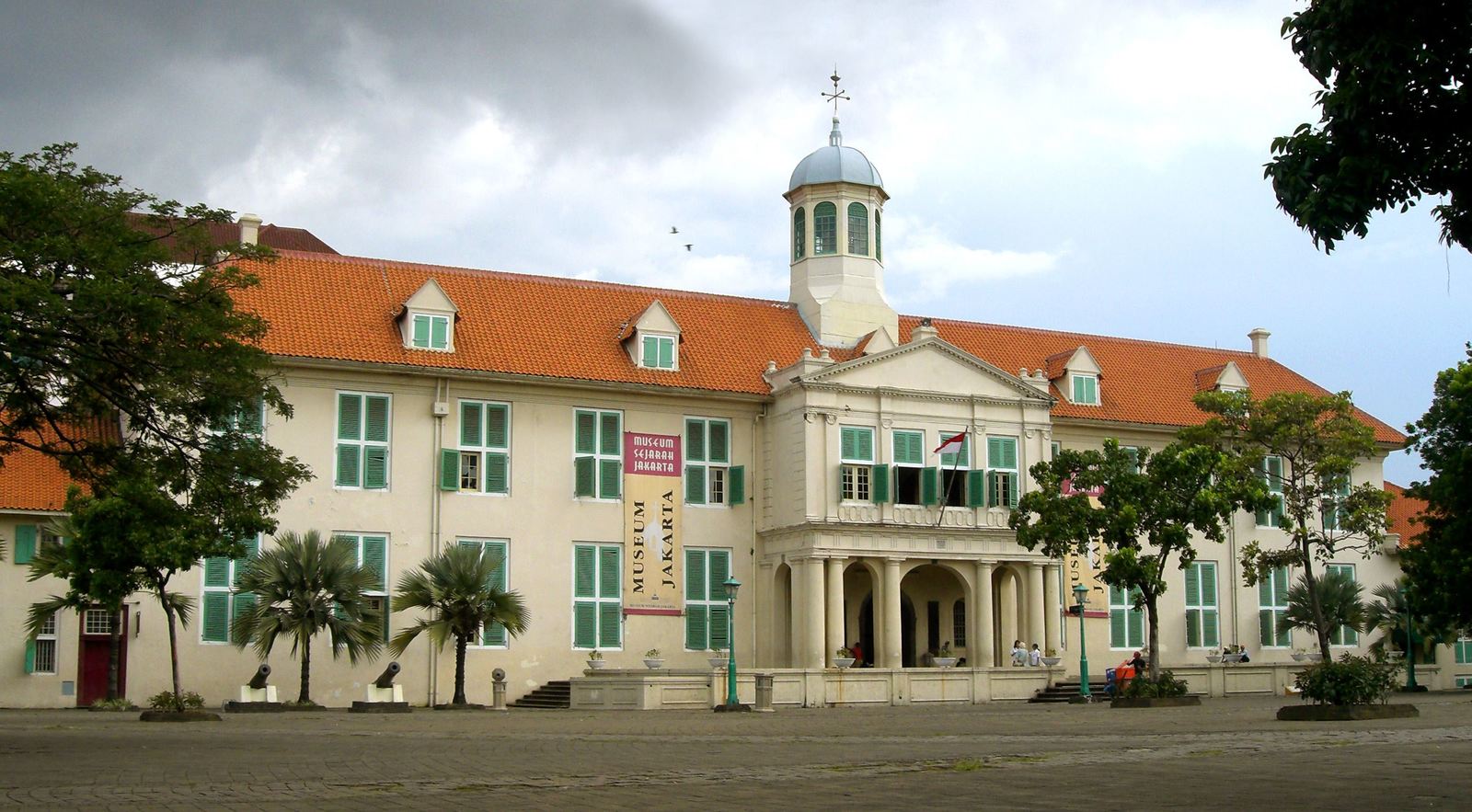 Stadhuis_Batavia_Jakarta.jpg