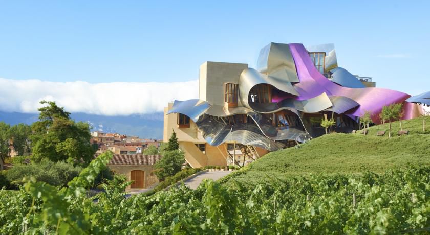 t-the-celebrity-treatment-with-world-class-service-at-Marqu%C3%A9s-de-Riscal-a-Luxury-Collection.jpg