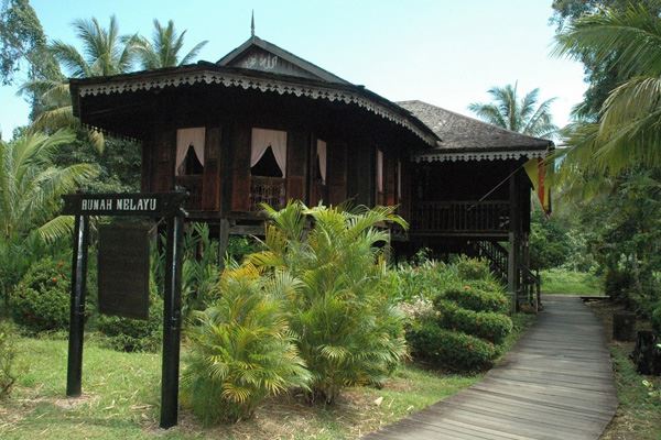 sarawak-cultural-village-11.jpg