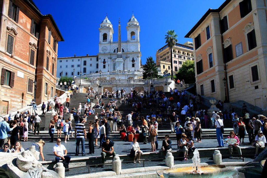 ween-two-of-the-most-beautiful-squares-in-Rome-%E2%80%93-Piazza-di-Spagna-and-Triniti-dei-Monti..jpg