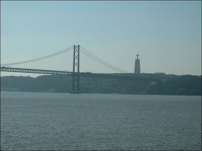 Ponte%20bridge%20across%20the%20Tagus.jpg