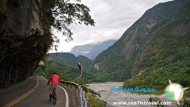 wallpaper-Taroko-tunnel-is-where-the-holiday.jpg