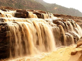 Hukou+Waterfall2.jpg