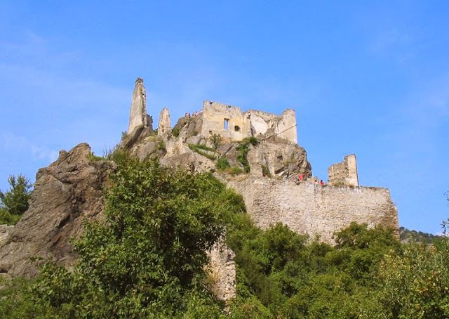 Durnstein_castle.jpg