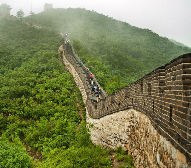 side-view-of-the-great-wall-of-china.jpg