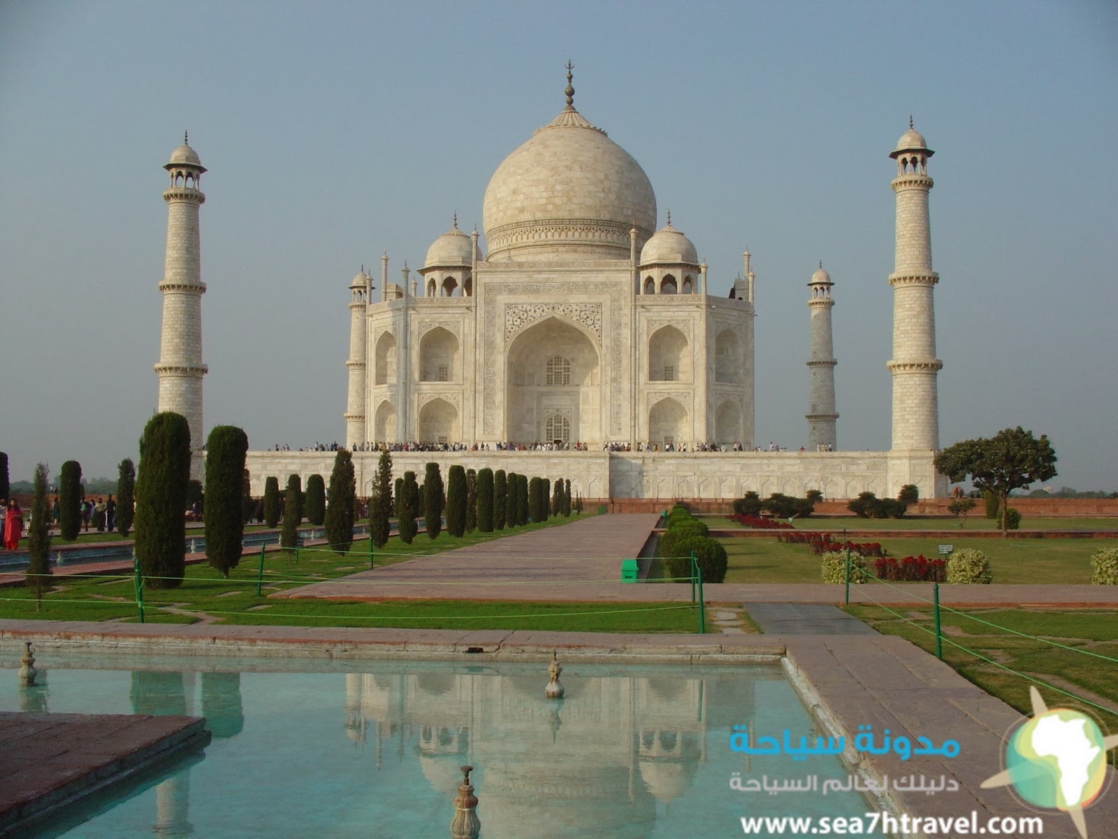 Taj_Mahal-lge.jpg