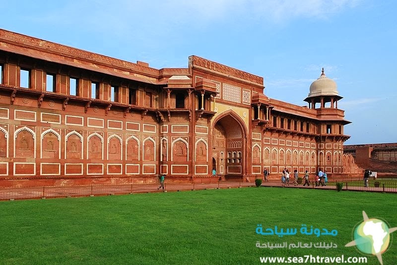 800px-Agra_Fort_14.jpg