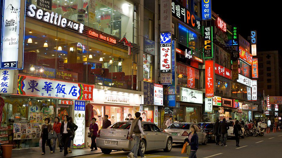 Late-Night-Shopping-24-Hours-In-Dongdaemun-Market.jpg