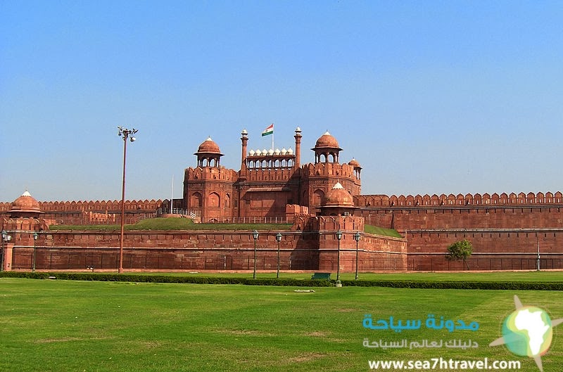 800px-Red_Fort,_Delhi_by_alexfurr.jpg