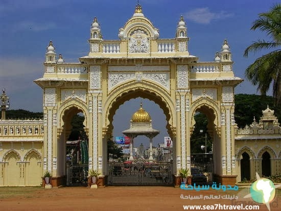 mysore-maharajas-palace-gate-tumkur.jpg