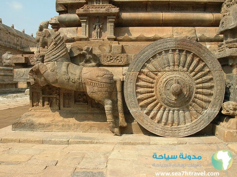 800px-Horse_drawn_chariot_Darasuram.jpg