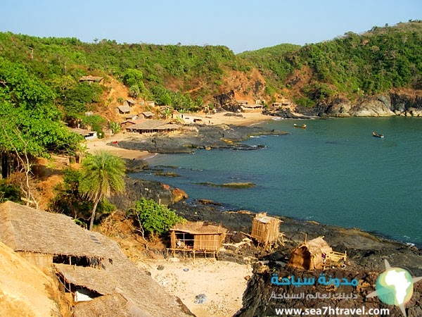 gokarna-beach-huts-india.jpg