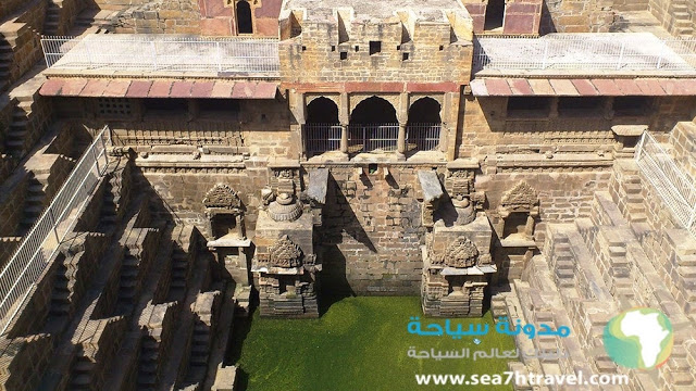 Chand-Baori-Sculpture.jpg