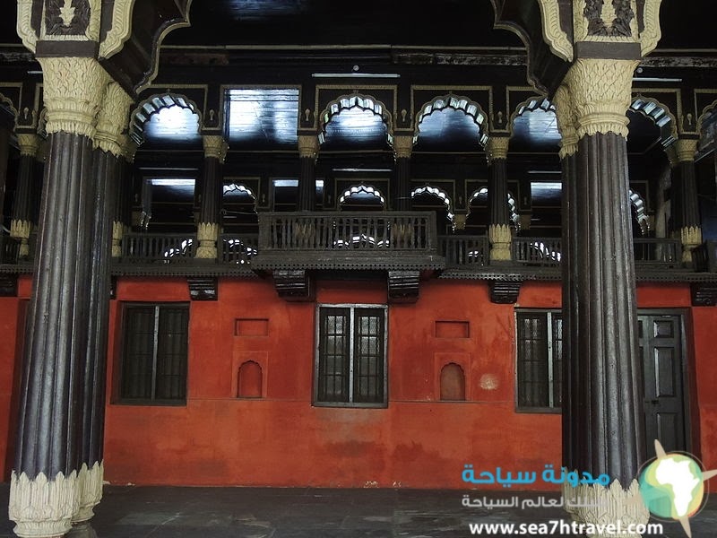 800px-Reflections_at_Tipu_Sultan's_Palace.jpg