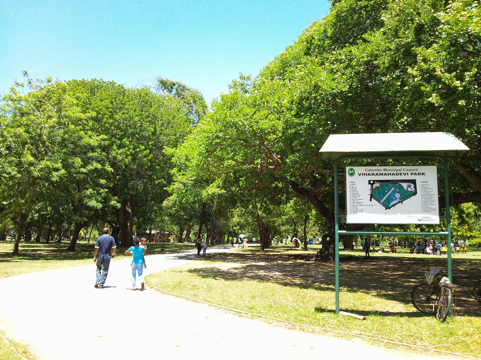 Viharamahadevi_Park.jpg