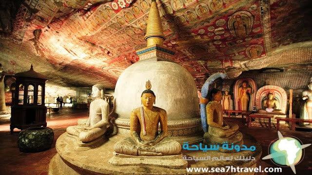 Dambulla-Cave-Temple-Buddha.jpg