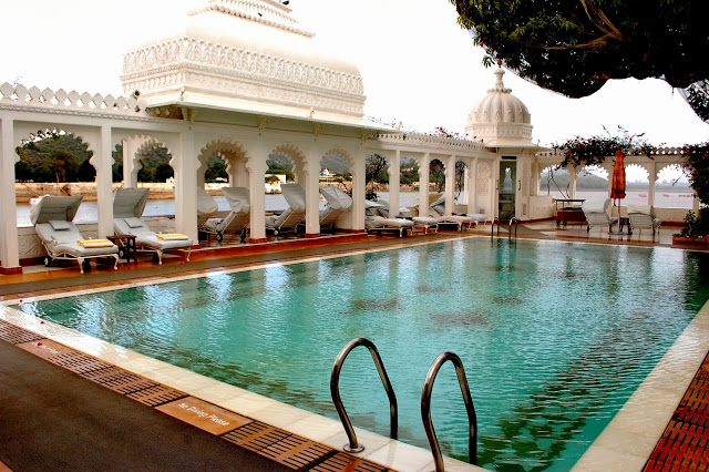 Taj-Lake-Palace-in-Udaipur-2.jpg