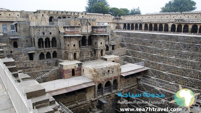 Chand-Baori-Amazing.jpg