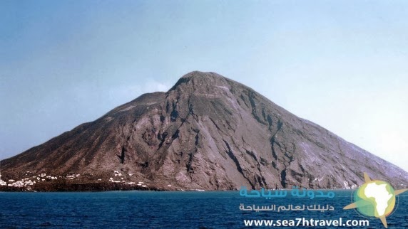 Aeolian-Island-Montain-572x322.jpg