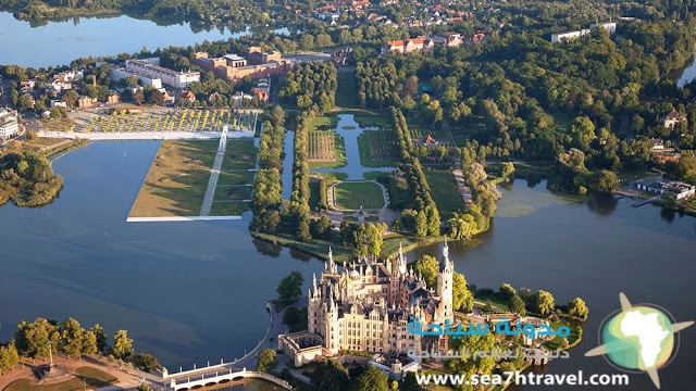 Schwerin-Castle-Amazing.jpg