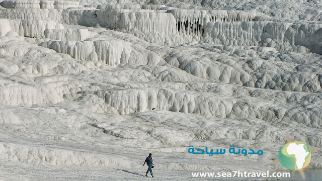 ure-Pamukkale-Springs-is-a-unique-hot-spring-baths.jpg