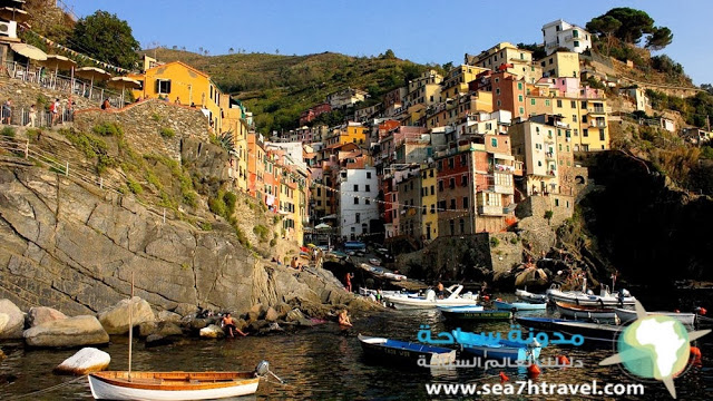 Riomaggiore-Italy.jpg