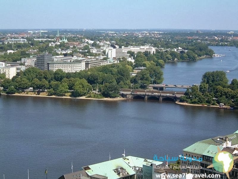 800px-Hamburg.Lombardsbruecke.wmt.jpg