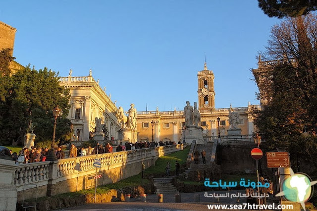 800px-Capitoline_Hill_Rome.jpg