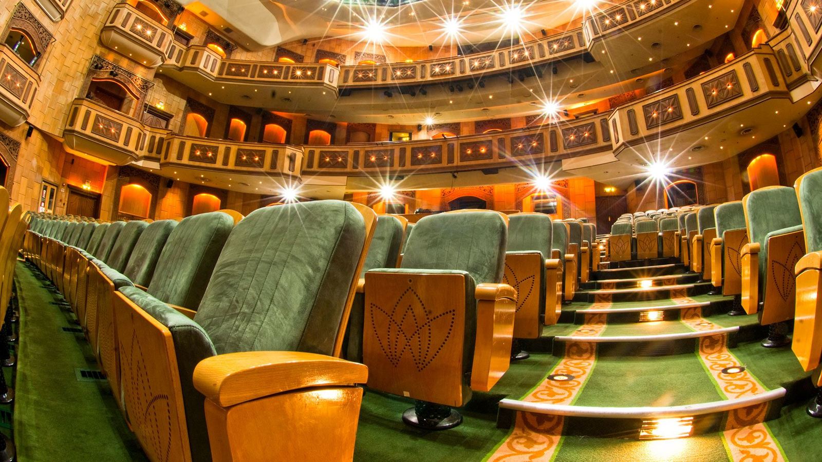 Istana_Budaya_Kuala_LumpuR2.jpg