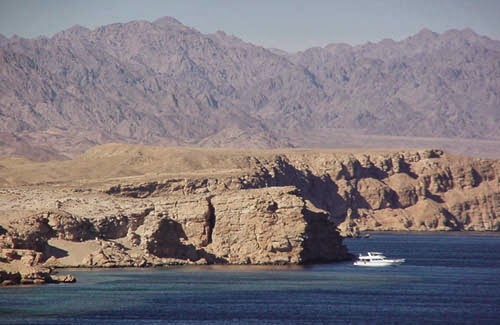 Ras-Mohammed-Coastline-with-Safari-Boat.jpg