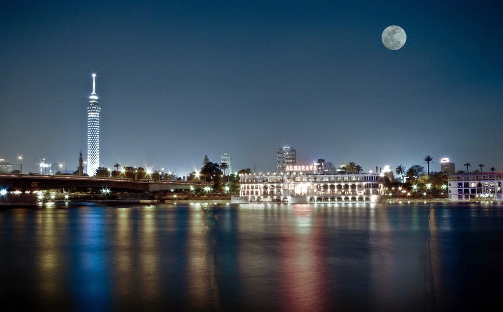 Cairo+Tower+by+Night...jpg