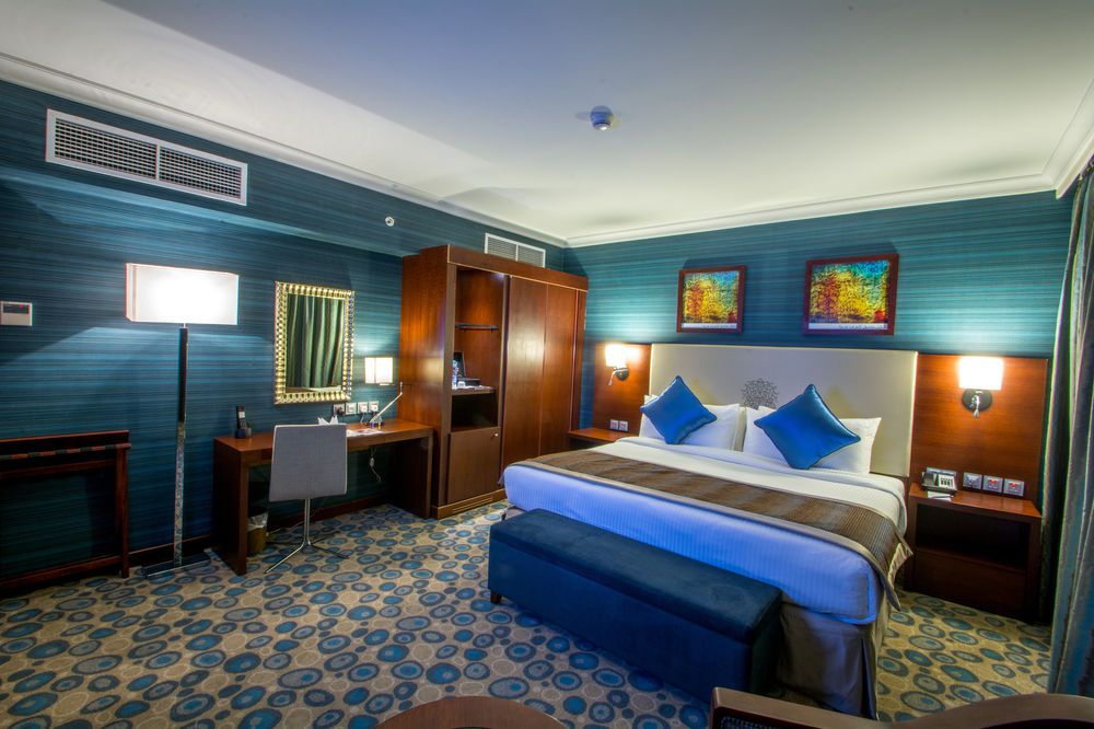 Amazing-guest-room-in-Millennium-Al-Aqeeq-Hotel-Medina.jpg