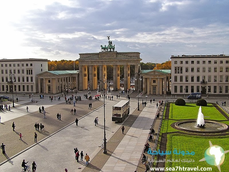 800px-2005-10-26_Brandenburger-Tor.jpg