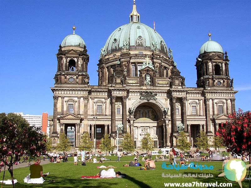 800px-Berliner_Dom_Spreeinsel.jpg