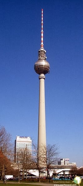 267px-Berlin_Fernsehturm_2005.jpg