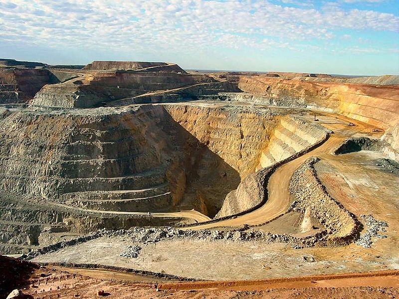 800px-Kalgoorlie_The_Big_Pit_DSC04498.jpg