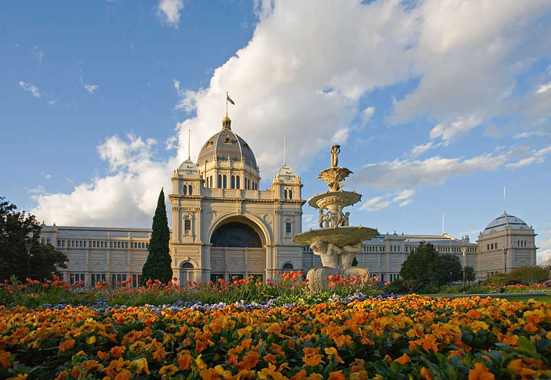 800px-Royal_exhibition_building_tulips_straight.jpg