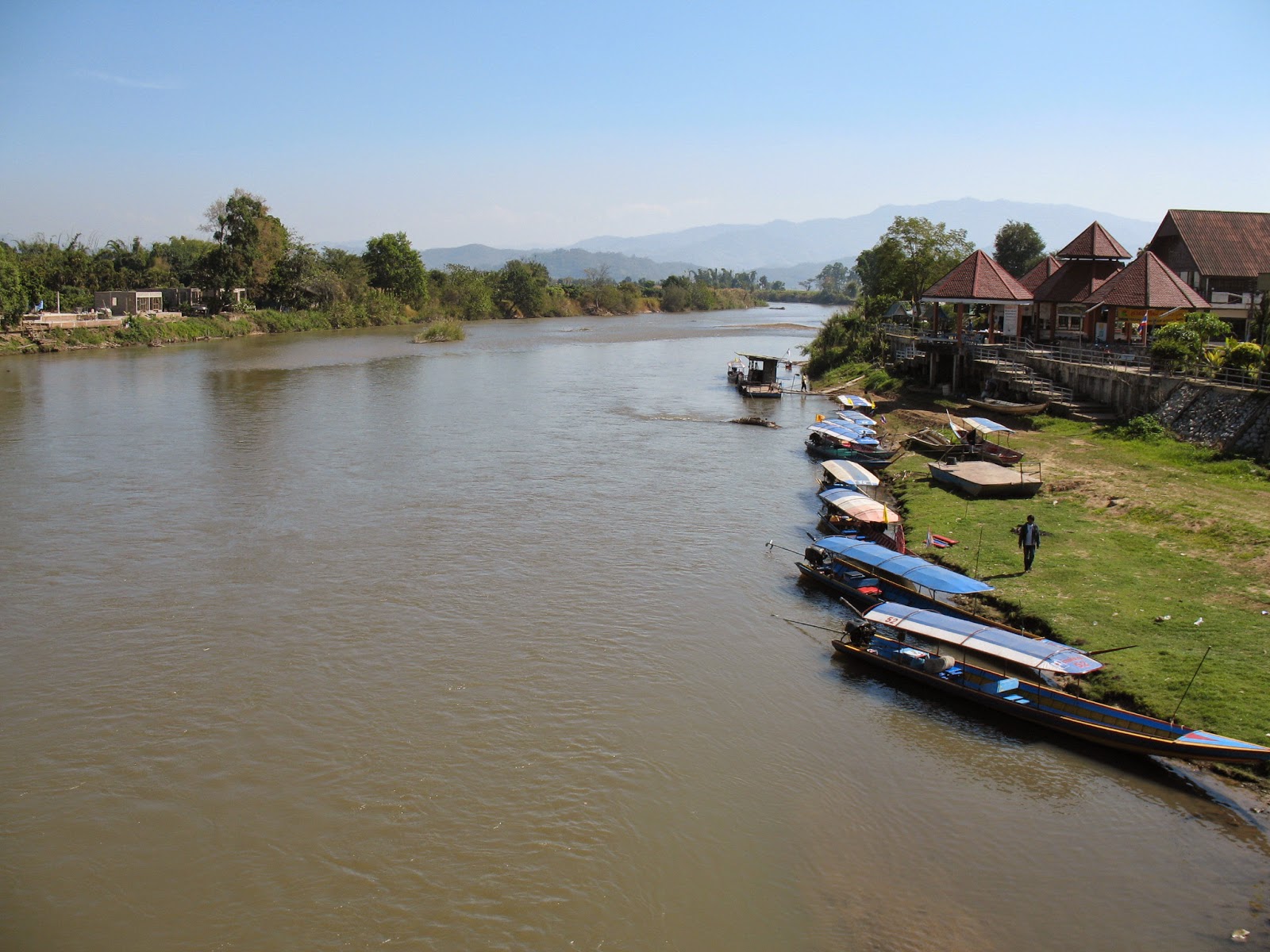 Kok_River_in_Amphoe_Mae_Ai.jpg