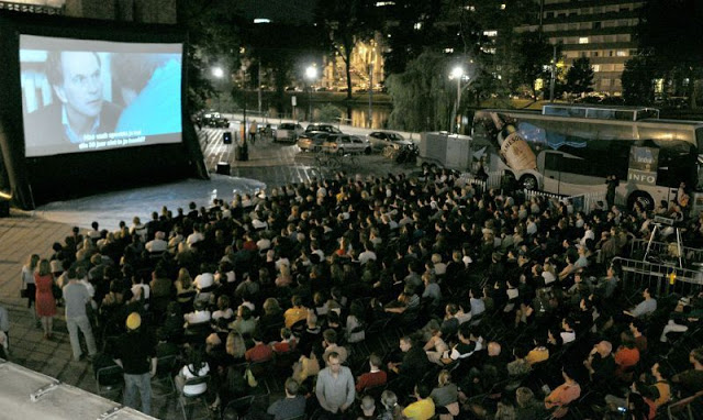 Festival_cinema_en-plein_air_people.jpg