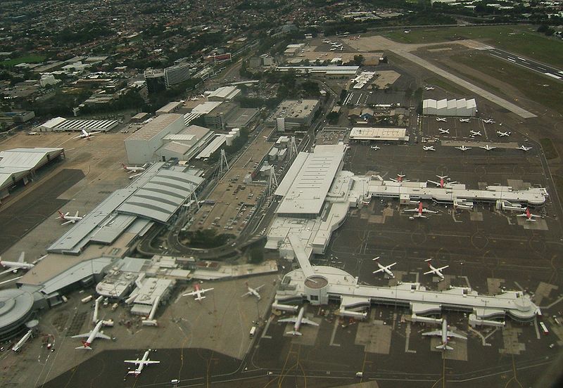 800px-Sydney_domestic_terminal_aerial.jpg