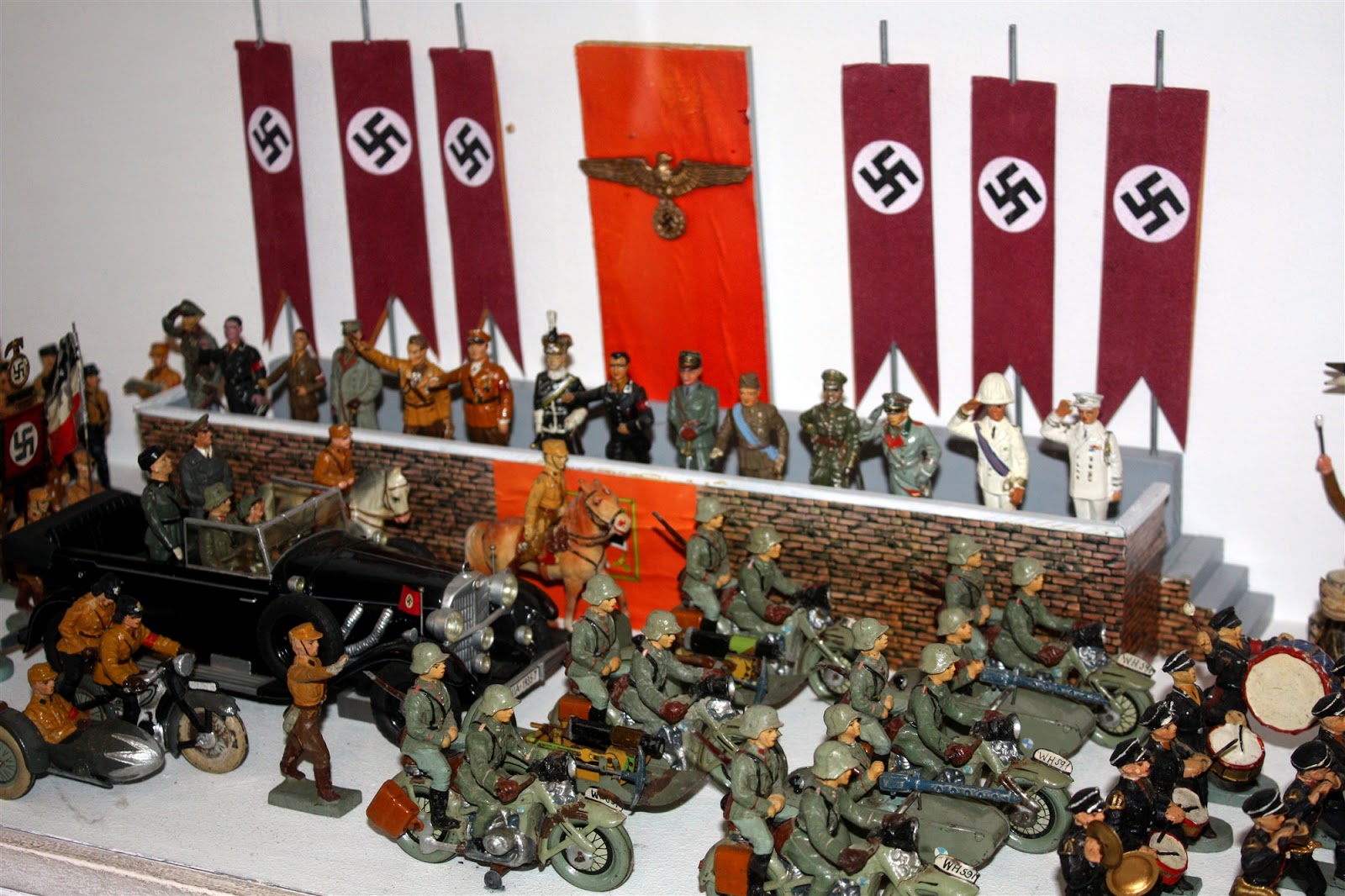 toy-nazi-toys.jpg