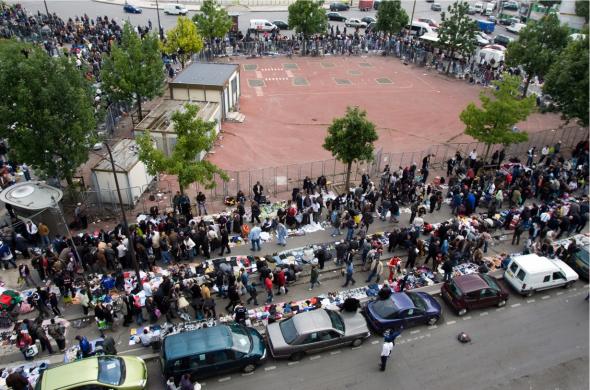 Market-in-Paris-March%C3%A9-de-Montreuil.jpg