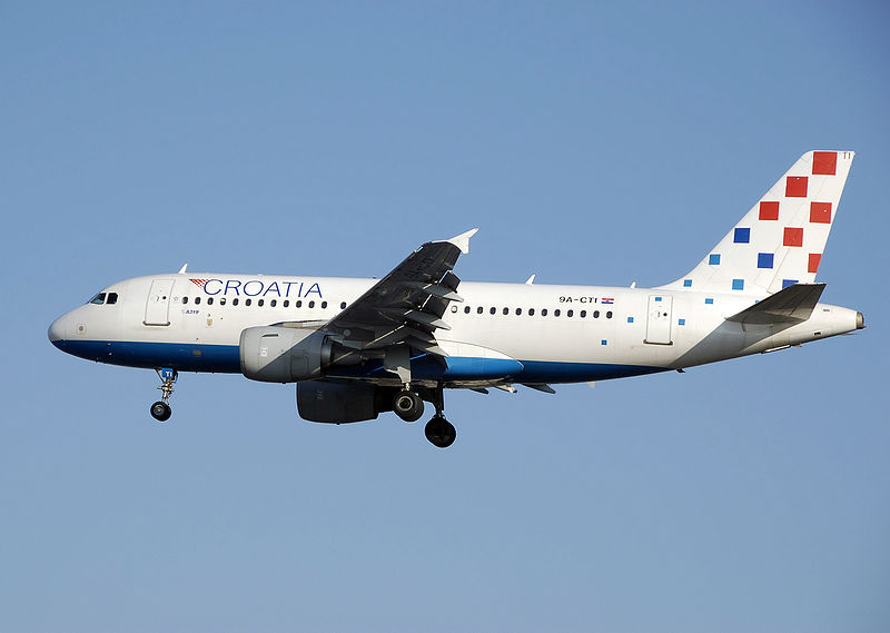 800px-Croatia_airlines_a319-100_9a-cti_landing_arp.jpg