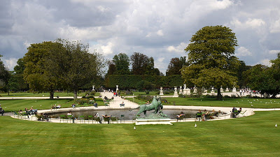 800px-Jardin_des_Tuileries_P1060174.jpg