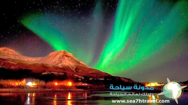 Seeing-the-Northern-Lights-for-a-romantic.jpg