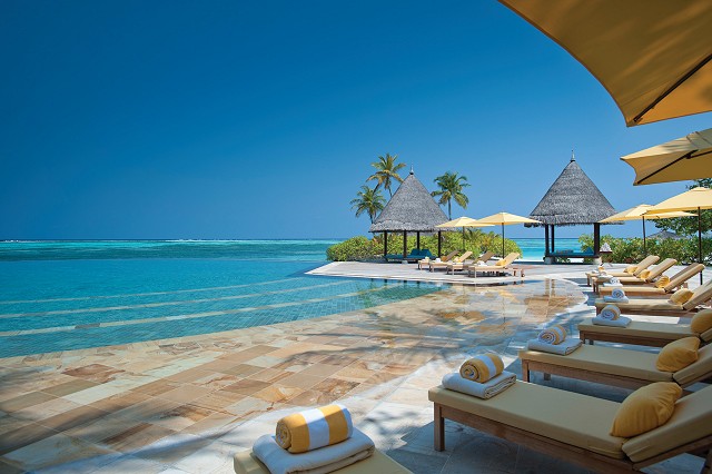 Four_Seasons_Resort_Maldives_at_Kuda_Huraa_Male.jpg