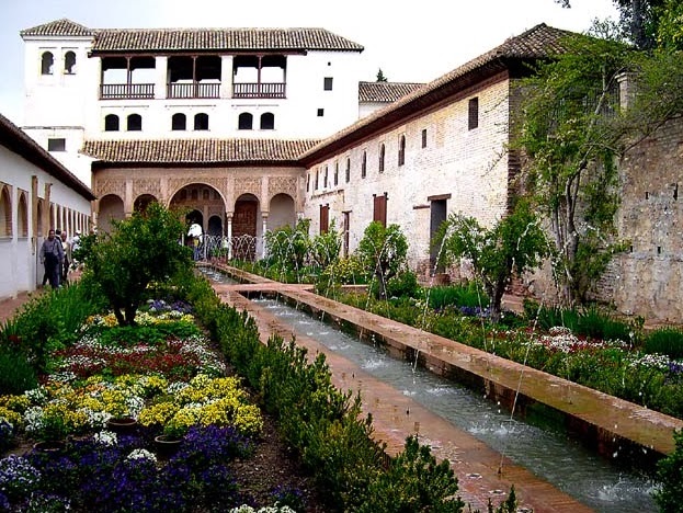 Generalife-PatiodelaAcequia_mini.jpg