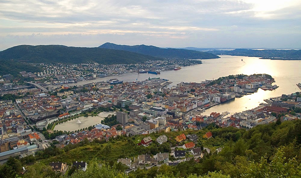 Fl%C3%B8yen_view_on_Bergen_edit.jpg